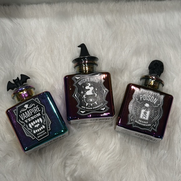 Set of 3 Mini Glass Potion Bottles - Picture 3 of 7